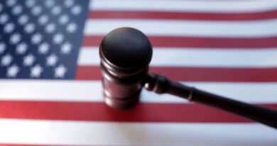 US judge dismisses DOJ lawsuit that used abortion clinic access law against protesters