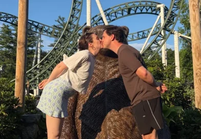 We met on a 7th-grade field trip. Twenty years later, I secretly recreated it and we rekindled our romance. We met on a 7th-grade field trip. Twenty years later, I secretly recreated it and we rekindled our romance.
