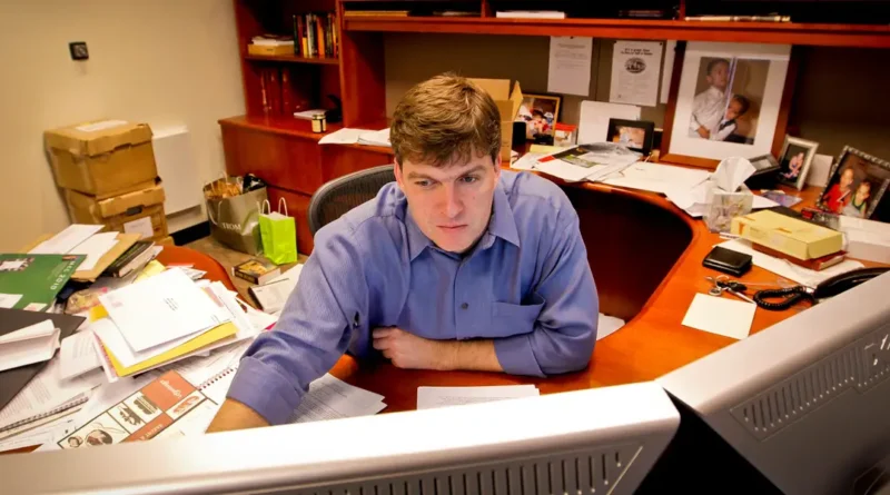 'Big Short' investor Michael Burry says 'nothing' in Anthropic's IPO filing changes his view on AI boom