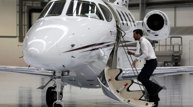 ‘We all chip in’: America's $40 billion private jet boom is taking off, and taxpayers are helping billionaires foot the bill | Fortune